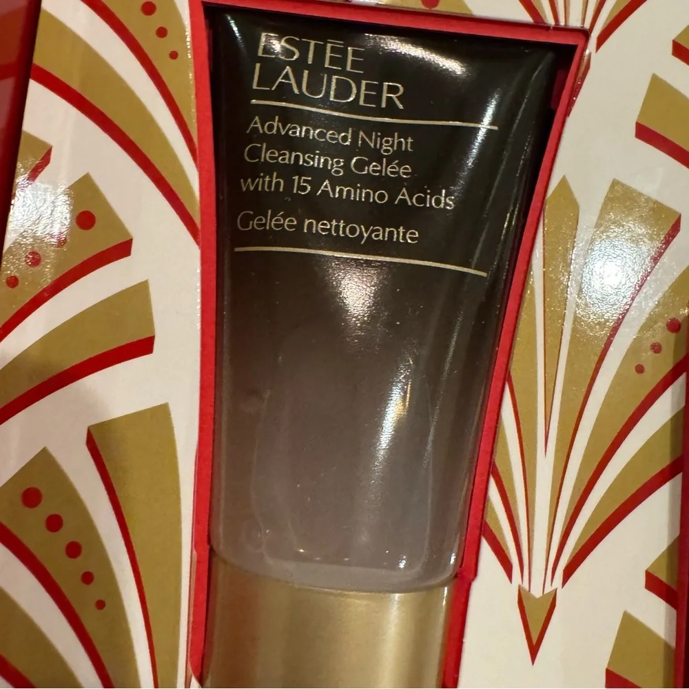 Estee Lauder lift + Glow routine Skincare Collection - Picture 6 of 9